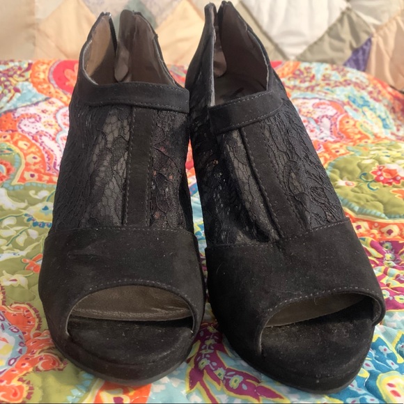 Heels - Picture 1 of 3